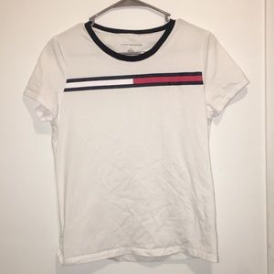 NWOT TOMMY HILFIGER TEE